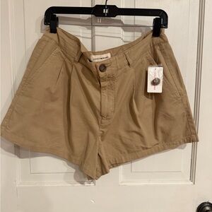 Lucky Brand Women's Pleat Shorts in Tan